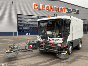 Ravo 560 with 3-rd brush - Road sweeper: picture 1