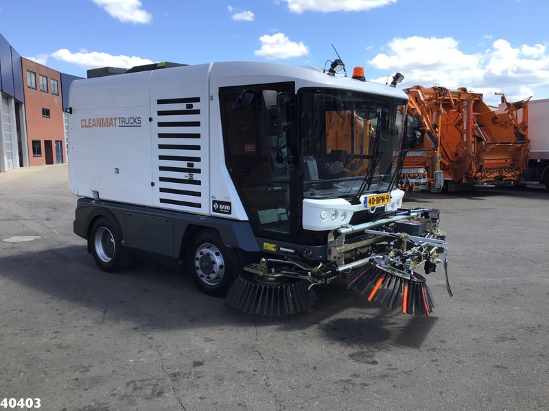 Ravo 5-SERIES 580 with 3-rd brush - Road sweeper: picture 5