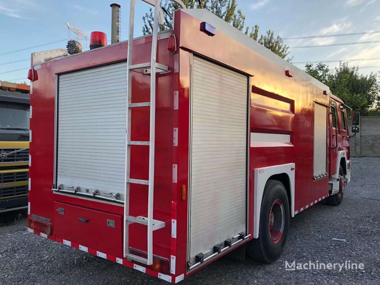 SINOTRUK Howo 4x2 drive - Fire truck: picture 3
