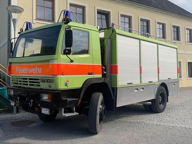 Steyr 15S31 4x4 Feuerwehrfahrzeug - Fire truck: picture 2