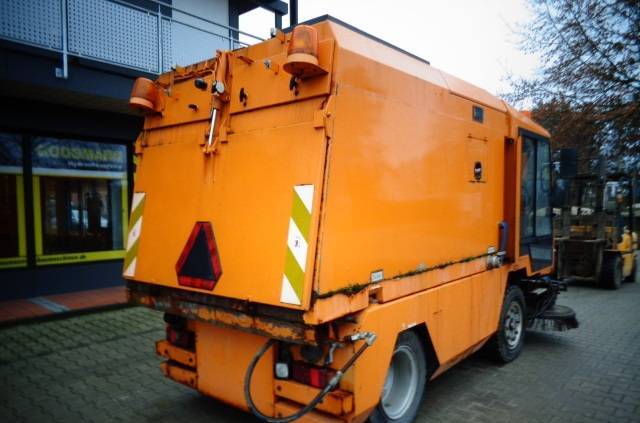Tennant Hofmanns HMF 416  - Road sweeper: picture 2