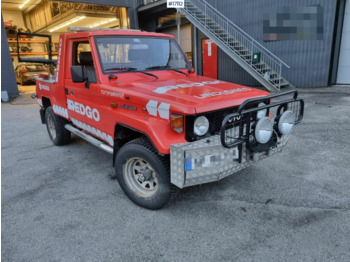Toyota Land Cruiser - Tow truck: picture 1