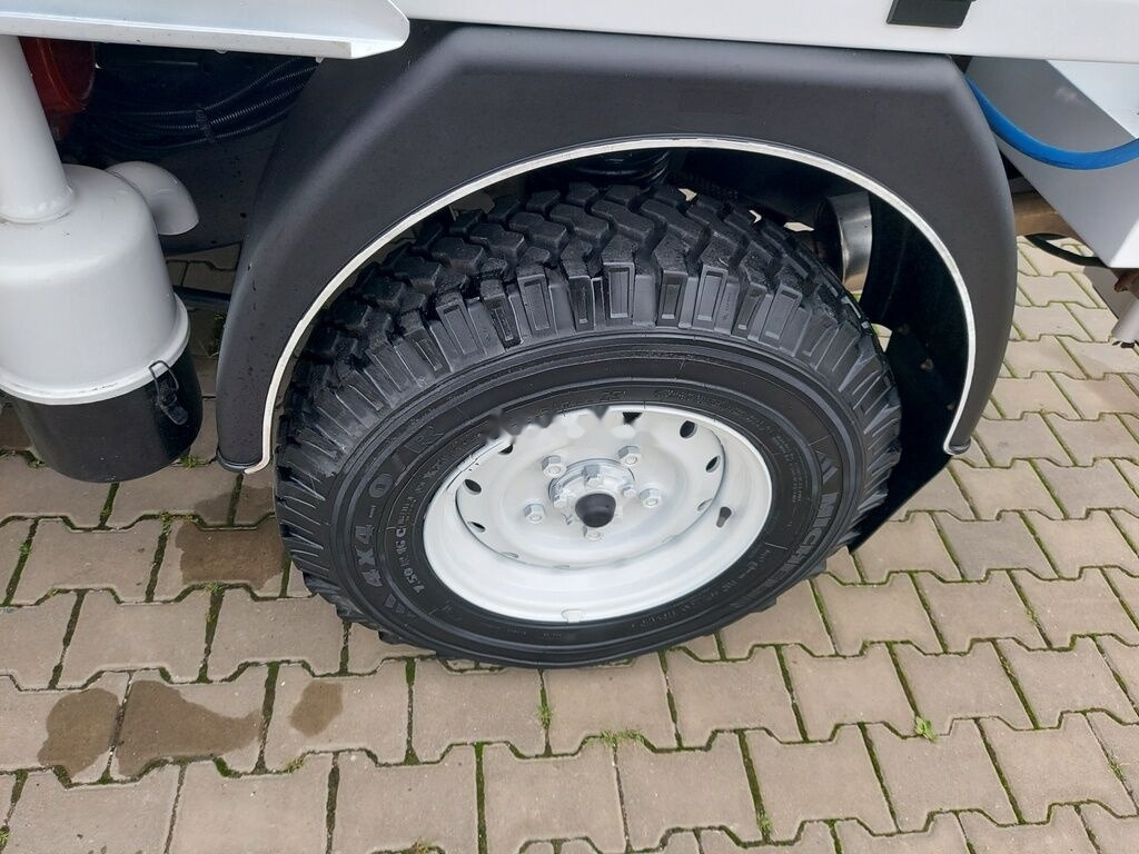 Vacuum truck Toyota Land Rover Defender 4x4 canalization hydrocureur Baroclean: picture 37