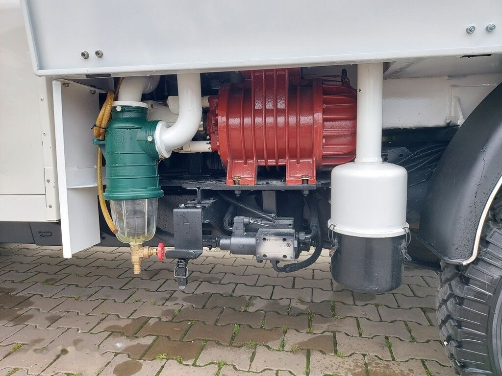 Vacuum truck Toyota Land Rover Defender 4x4 canalization hydrocureur Baroclean: picture 23