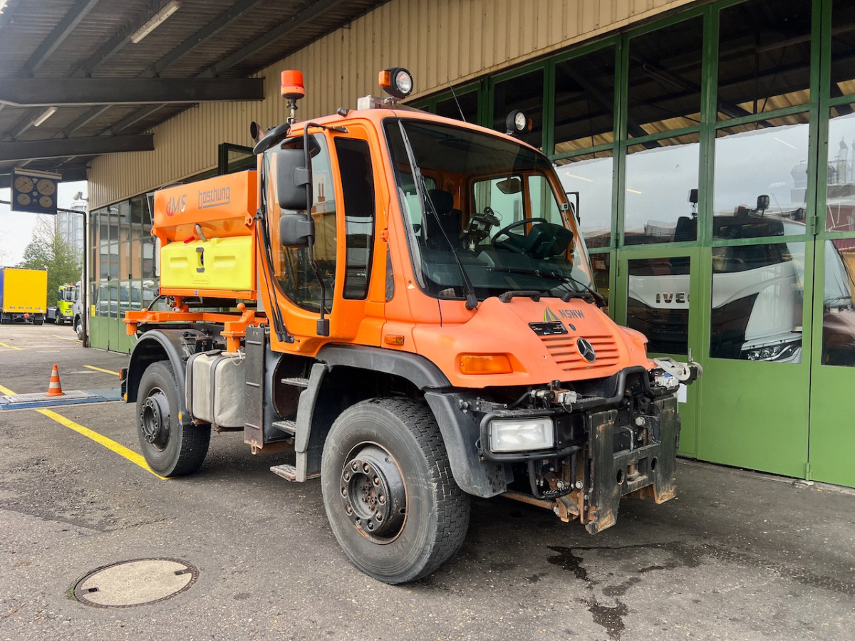 UNIMOG U400 - Utility/ Special vehicle, Truck: picture 2