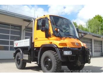 Utility/ Special vehicle, Dropside/ Flatbed truck Unimog 600 - U600 407 71252 Mercedes Benz 407: picture 1