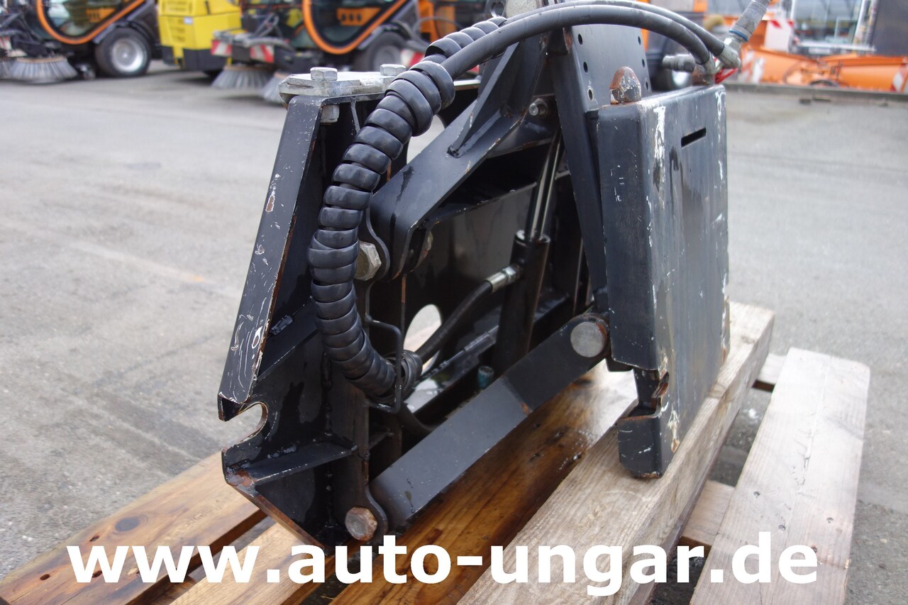 Municipal tractor Unimog Multicar Frontanbau Adapterplatte Frontkraftheber Unimog-Multicar: picture 11