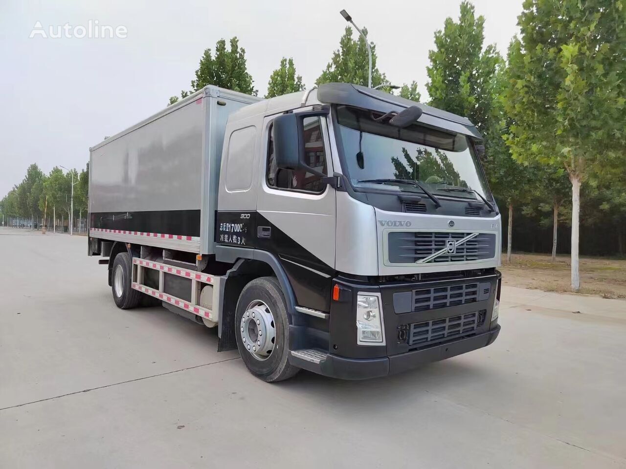 VOLVO FM300 armored truck - Collector's vehicle: picture 2