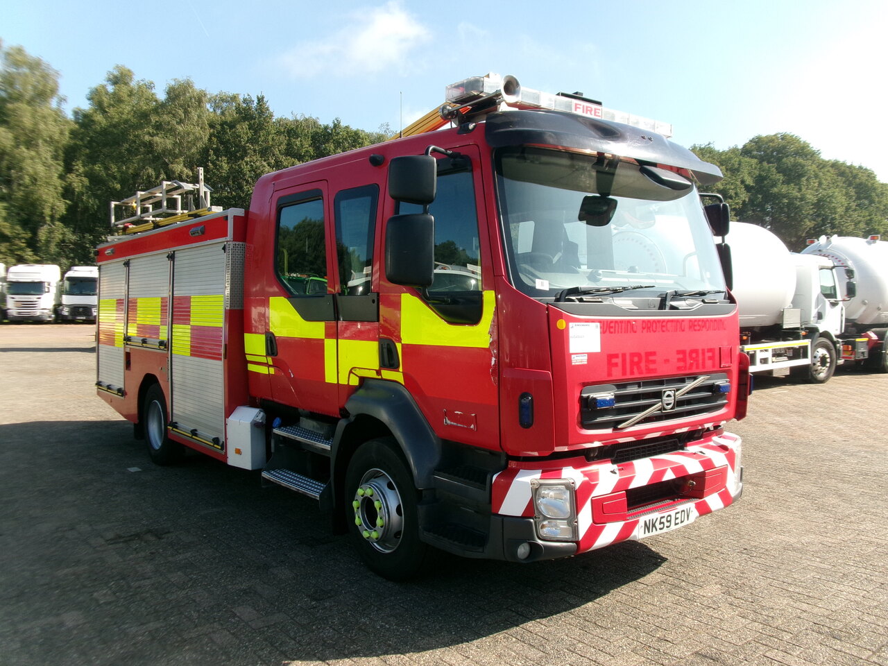 Volvo FL280 4X2 RHD crewcab fire engine + pump & watertank - Fire truck: picture 2