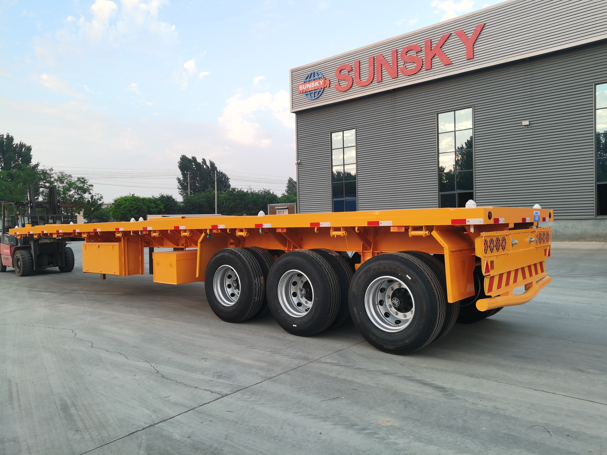 Xiamen Sunsky Vehicle Co.,Ltd - Tractor units - Euro 2 undefined: picture 4