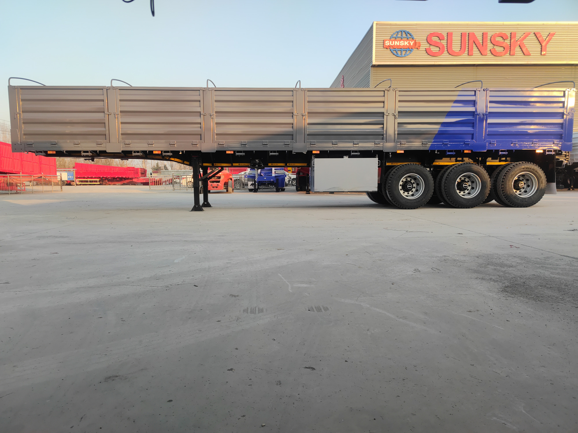 Xiamen Sunsky Vehicle Co.,Ltd - Tractor units - Euro 2 undefined: picture 1