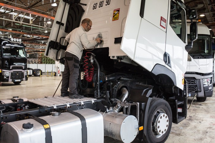 Renault Trucks France - Trucks RENAULT - Euro 6 undefined: picture 10