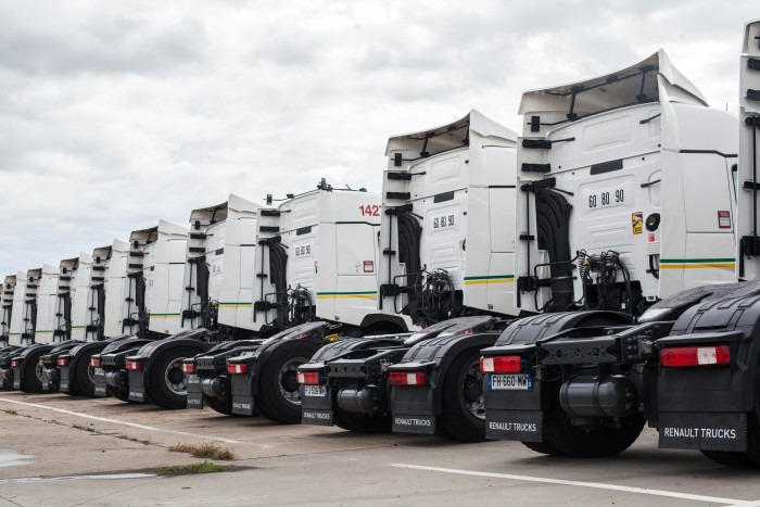 Renault Trucks France - Trucks RENAULT - Euro 6 undefined: picture 3