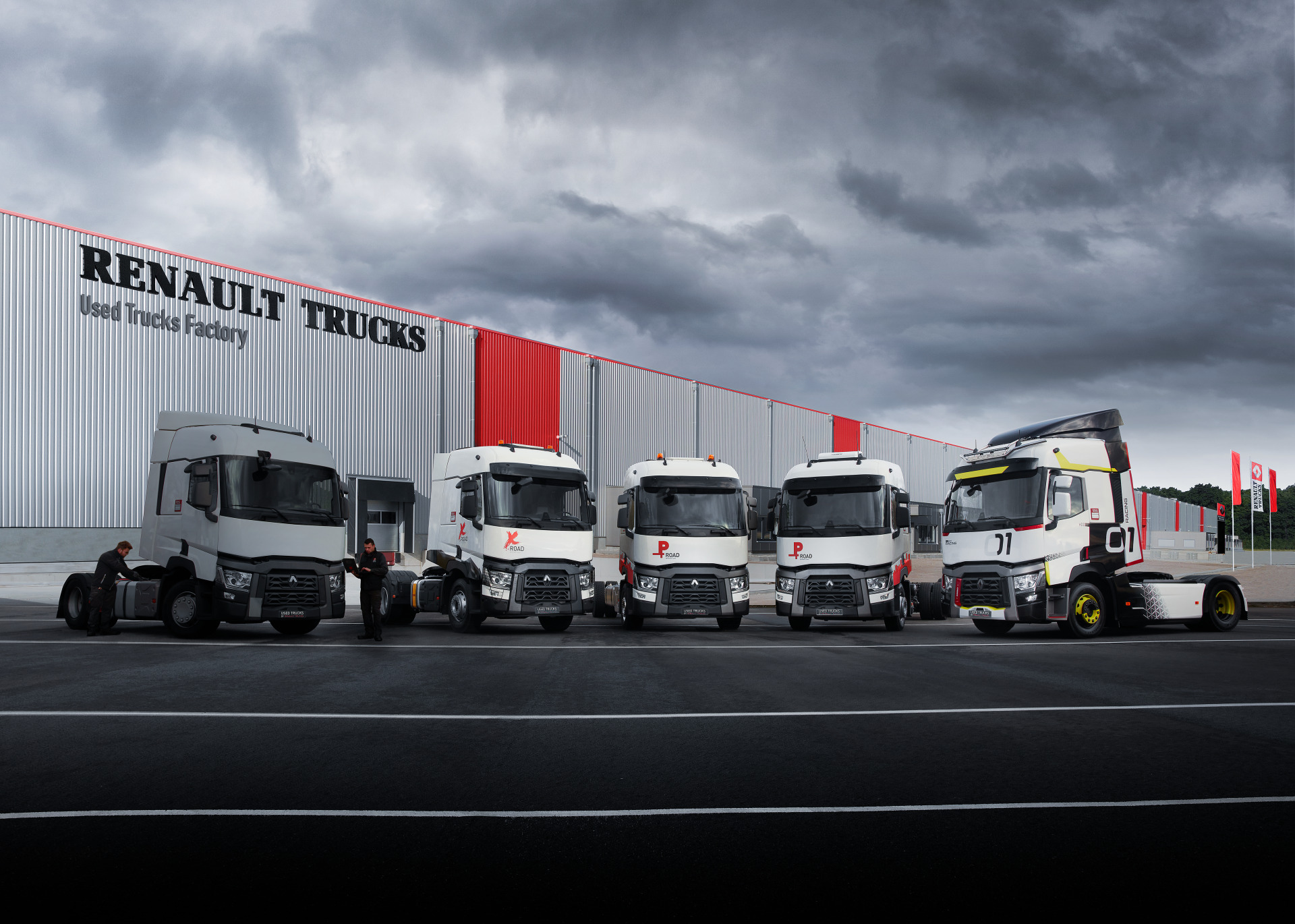 Renault Trucks France - Trucks RENAULT - Euro 6 undefined: picture 1