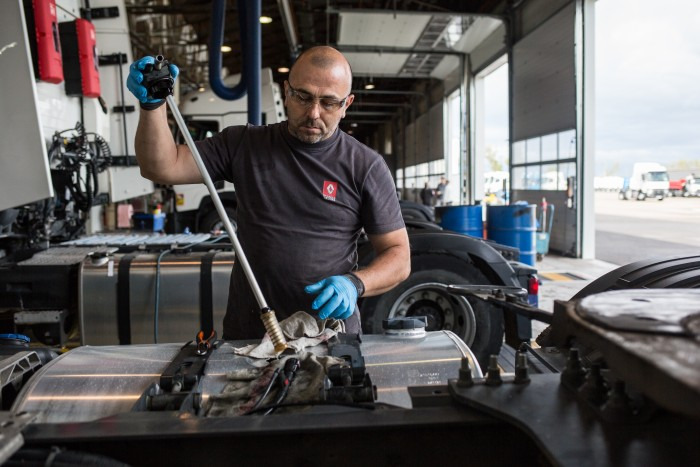 Renault Trucks France - Trucks RENAULT - Euro 6 undefined: picture 4