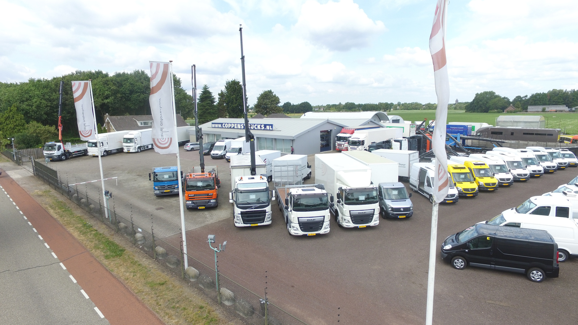COPPENS TRUCKS BV - Trucks MERCEDES-BENZ undefined: picture 1