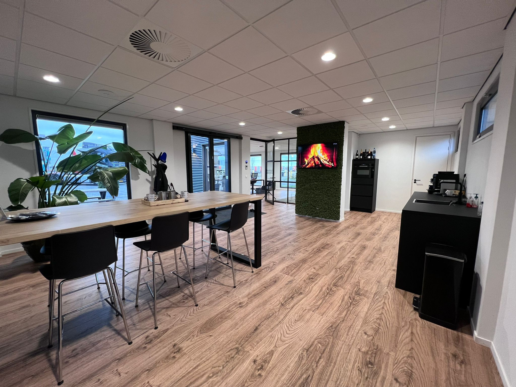 LVS Used TRUCKS - Trucks MERCEDES-BENZ - Year: 2016 undefined: picture 4