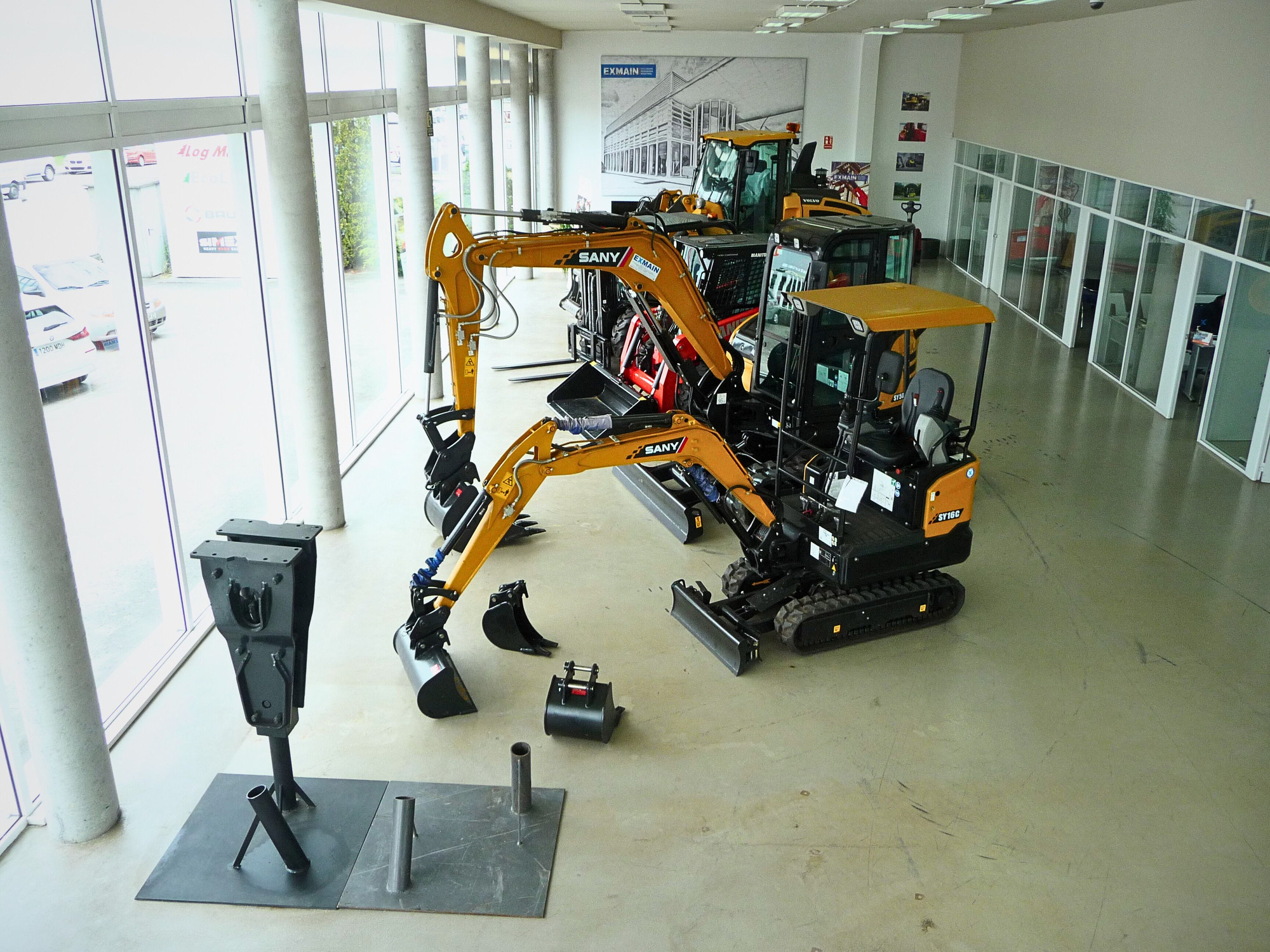 EXMAIN S.A. - vehicles for sale undefined: picture 3