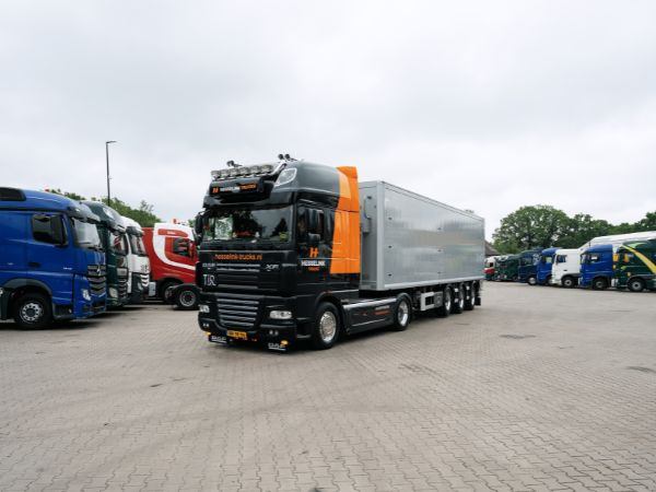 Hesselink Trucks B.V. - Commercial vehicles - gearbox: manual, air conditioner undefined: picture 6