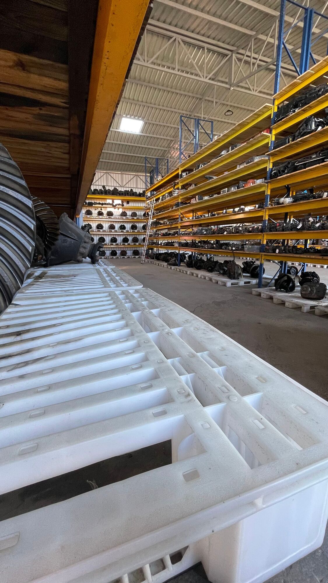 EURO DEZMEMBRARI S.R.L. - Spare parts WABCO undefined: picture 1