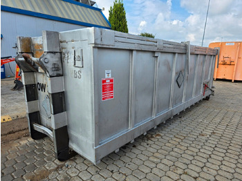 Hook lift truck