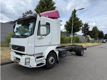 Cab chassis truck VOLVO FL 250