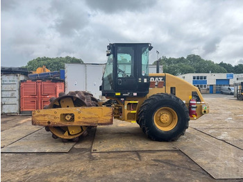Compactor CATERPILLAR