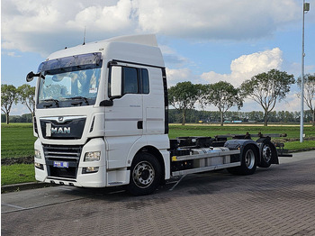 Container transporter/ Swap body truck MAN 26.500 TGX: picture 2