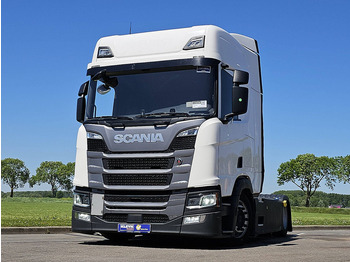 Tractor unit