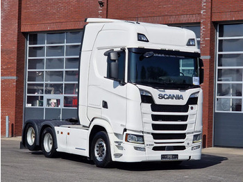 Tractor unit SCANIA S 580