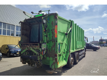 Garbage truck MAN TGA 26.310: picture 2
