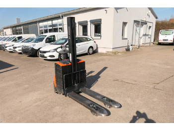 Pallet truck BT SWE 080L: picture 4