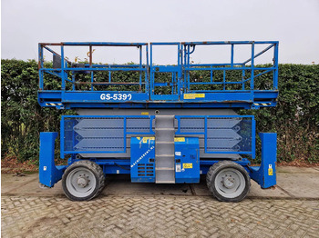 Scissor lift GENIE