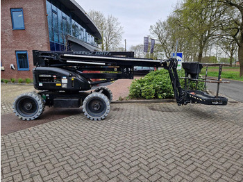 Articulated boom NIFTYLIFT