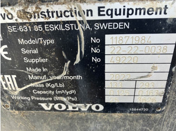 Backhoe loader Volvo Böschungslöffel schwenkbar: picture 5
