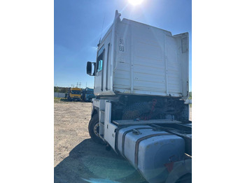 Tractor unit RENAULT Magnum 440: picture 5 Tractor unit RENAULT Magnum 440: picture 5