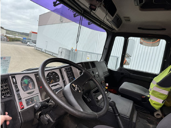 Interior photo 2: Cab chassis truck, Crane truck MAN 18.255 MAK 4x4 BB 18.255 MAK 4x4 BB, Kran Atlas AK 85.1 A1