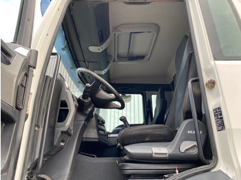 Interior photo 1: Tank truck MAN TGS 40.400 6x4 BB TGS 40.400 6x4 BB mit 20.000l Tank