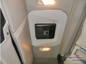 Container transporter/ Swap body truck SCANIA R 450 B6x2NB - Schaltgetriebe / LBW -: picture 2