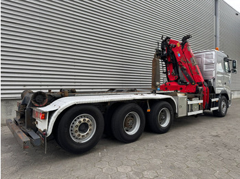 Hook lift truck, Crane truck Volvo FH 500 / 8X4 / Palfinger S260Z96 / VDL Hook / NL Truck: picture 4