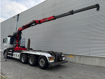 Hook lift truck, Crane truck Volvo FH 500 / 8X4 / Palfinger S260Z96 / VDL Hook / NL Truck: picture 3