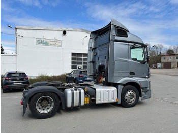 Tractor unit Mercedes-Benz Actros 4  MB 1943  SZM  Gefahrgutvorbereitung: picture 5 Tractor unit Mercedes-Benz Actros 4  MB 1943  SZM  Gefahrgutvorbereitung: picture 5