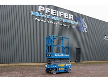Scissor lift GENIE