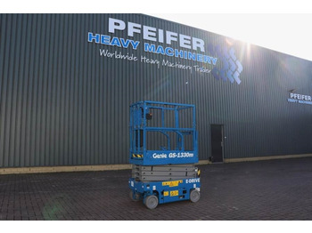 Scissor lift GENIE