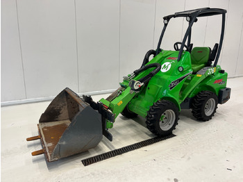 Compact loader AVANT