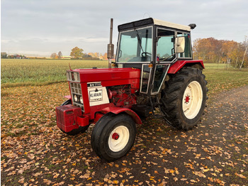 Farm tractor INTERNATIONAL