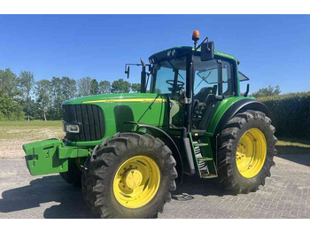 Farm tractor JOHN DEERE 6820