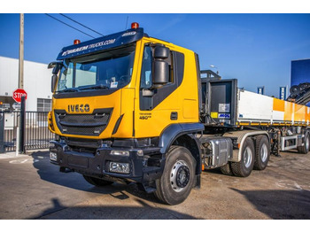 Dropside/ Flatbed truck, Crane truck Iveco TRAKKER 450-6X4-BIG AXLES: picture 5 Dropside/ Flatbed truck, Crane truck Iveco TRAKKER 450-6X4-BIG AXLES: picture 5