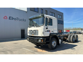 Cab chassis truck MAN 33.464