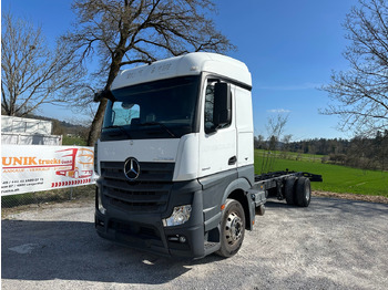 Cab chassis truck MERCEDES-BENZ Actros